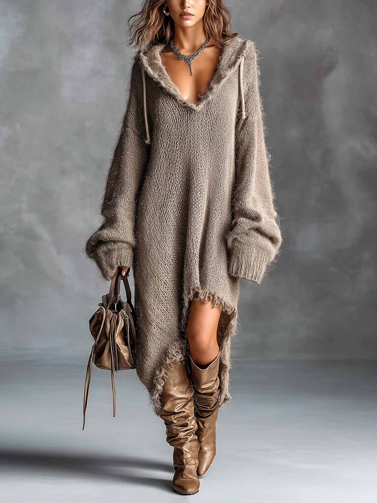 Améline - Robe Midi en Maille Duveteuse à Capuche