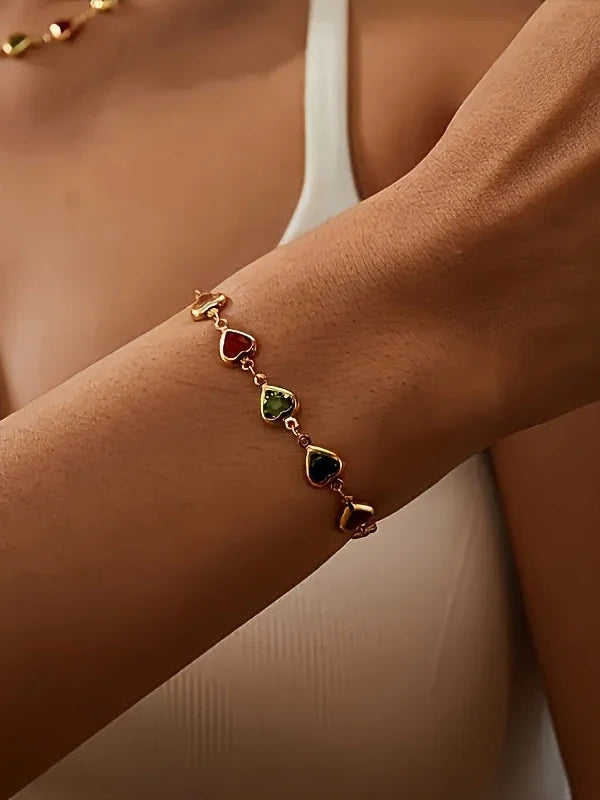 Violet | Armband med hjärtberlocker, guld
