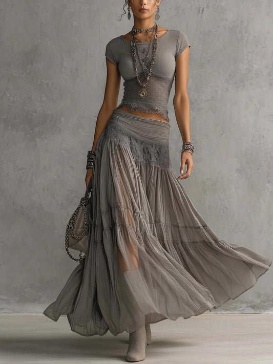 Marianne – Top Gris Transparent à Détails en Dentelle et Jupe Maxi Plissée (Ensemble)
