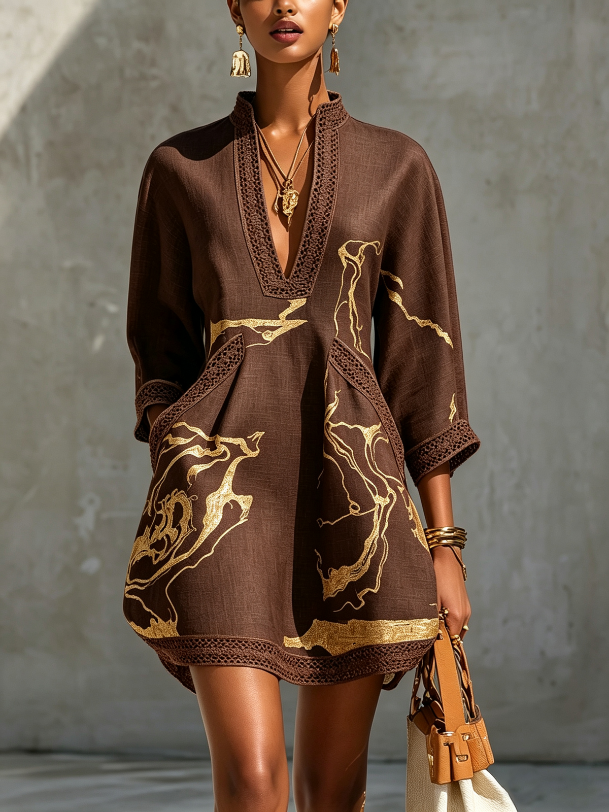 Aube | Mini Robe en Dentelle Noire et Dorée