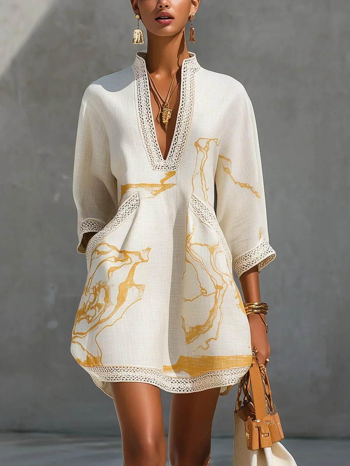 Sabeline - Mini Robe Noire à Imprimé Effet Marbre Doré et Dentelle Crochet