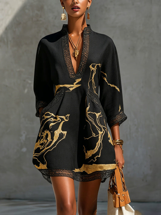 Emmeline | Robe Mini en Dentelle Crochétée Noire à Motifs Dorés et Décolleté en V