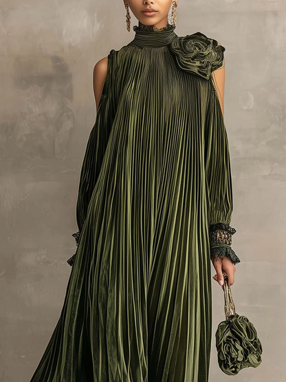 Olympe | Robe Longue Plissée Vert Olive à Détail Floral à l'Épaule
