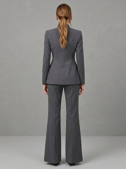 Alda - Ensemble Blazer Col Officier à Décolleté en V et Pantalon Évasé, Gris Anthracite — photo 2