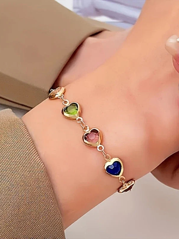 Violet | Armband med hjärtberlocker, guld