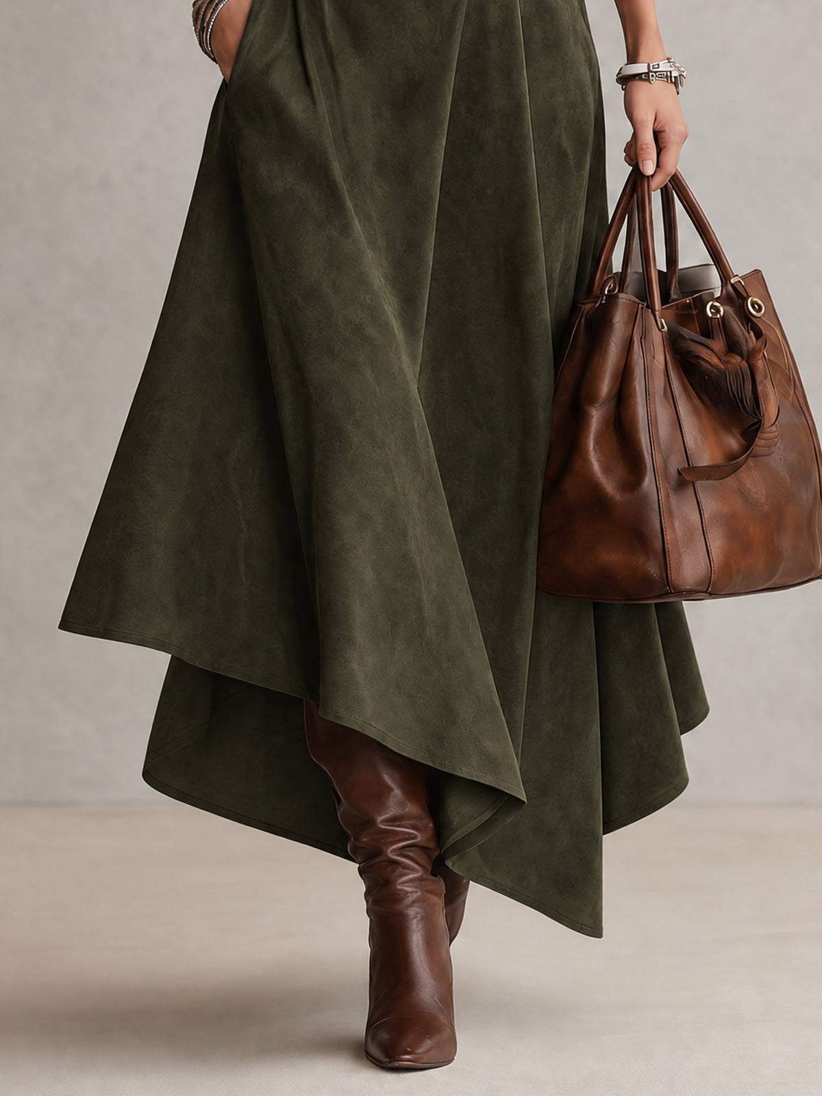 Marie-Cécile - Ensemble Col Roulé et Jupe Asymétrique
