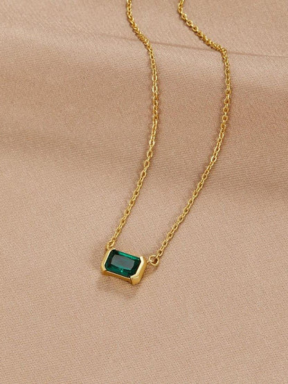 Esther | Halsband med smaragdslipat hänge, guld