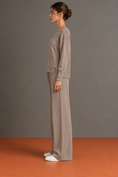 Émilie - Ensemble Ample à Encolure Bateau et Couture Centrale