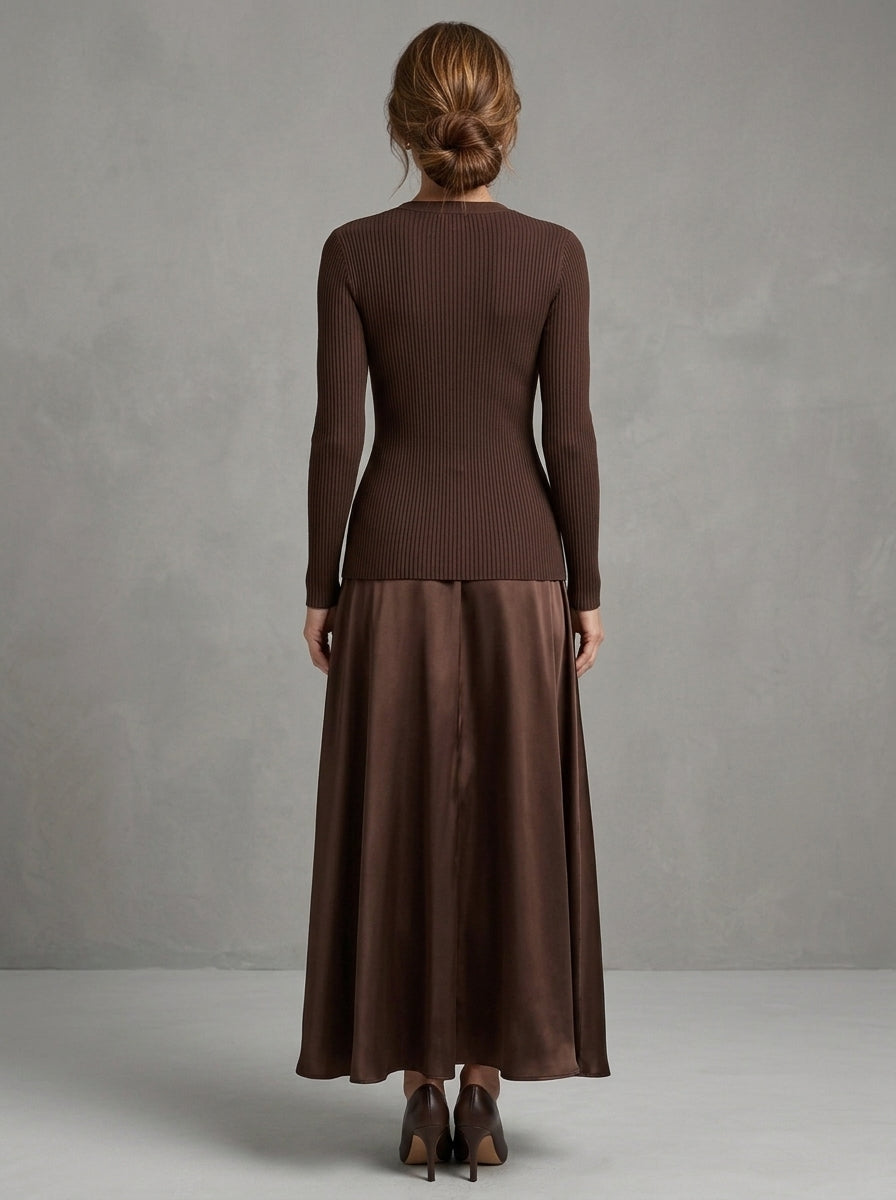 Vitalba - Robe Longue Portefeuille à Corsage Côtelé et Jupe en Satin, Chocolat — photo 2